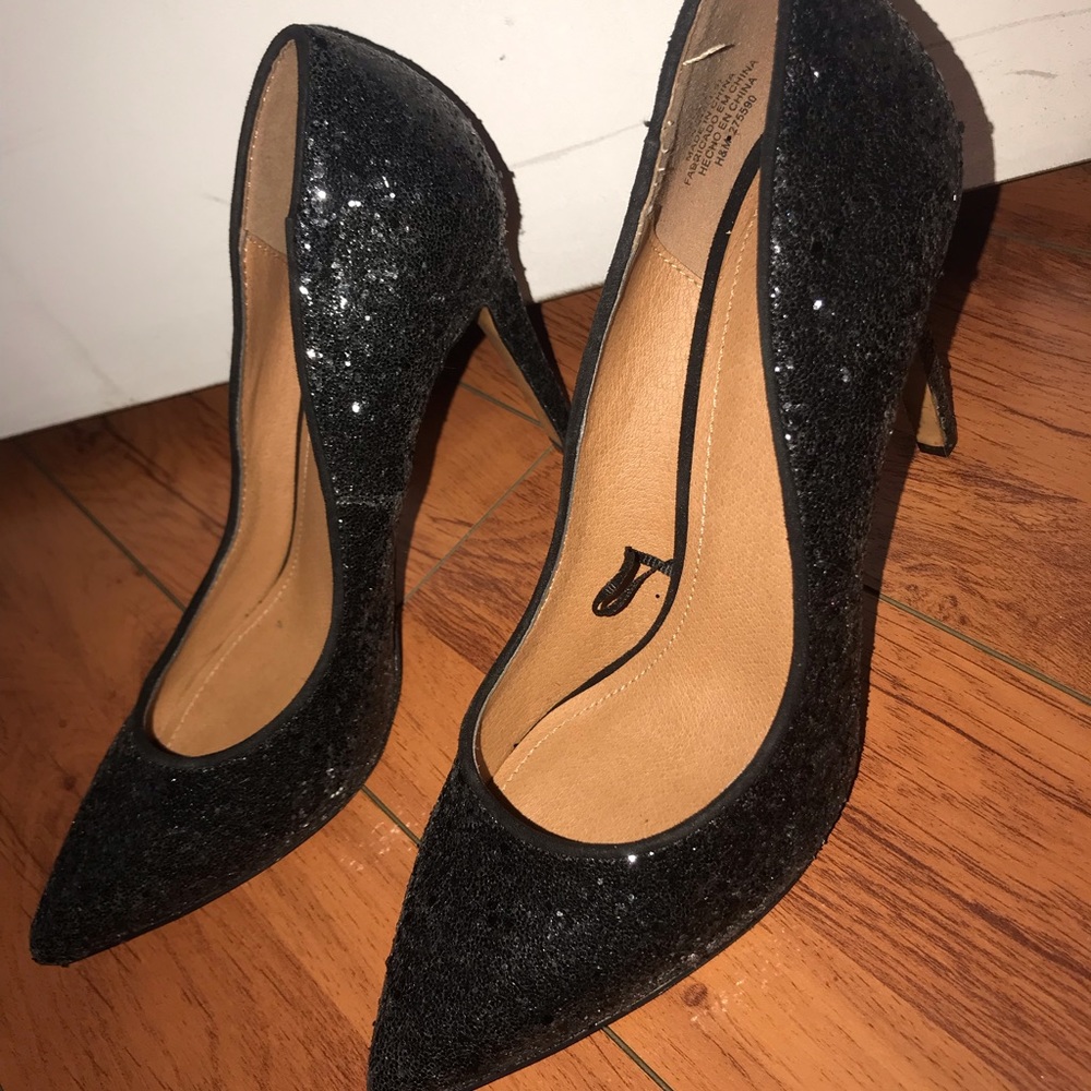 Black sequins pump high heels
